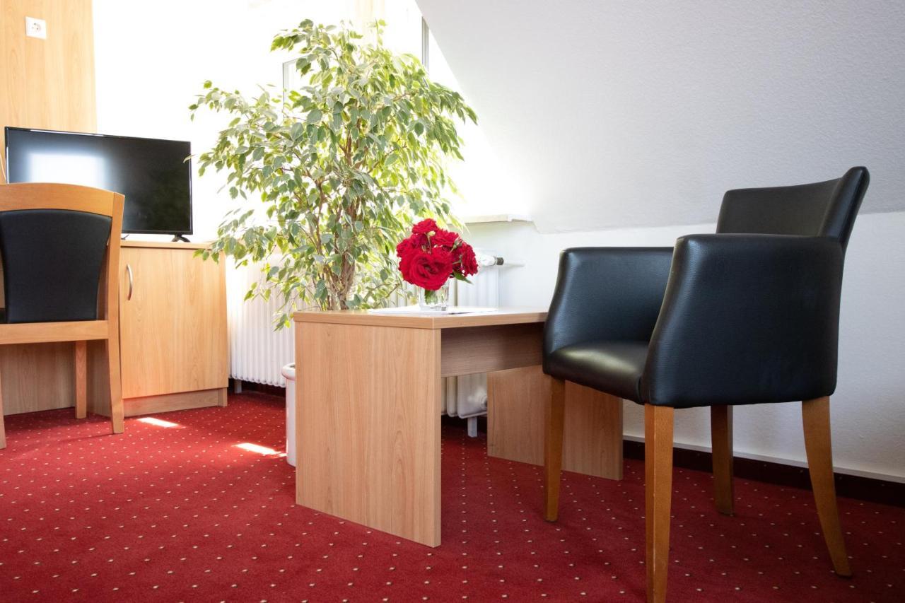 Pension Krone Schwäbisch Gmünd Eksteriør bilde